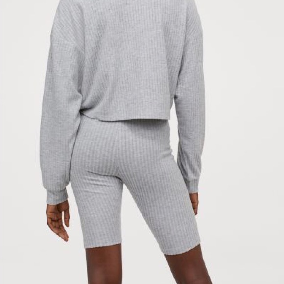 H&M Divided Ribbed Knit Light Grey Biker Shorts - Picture 4 of 4